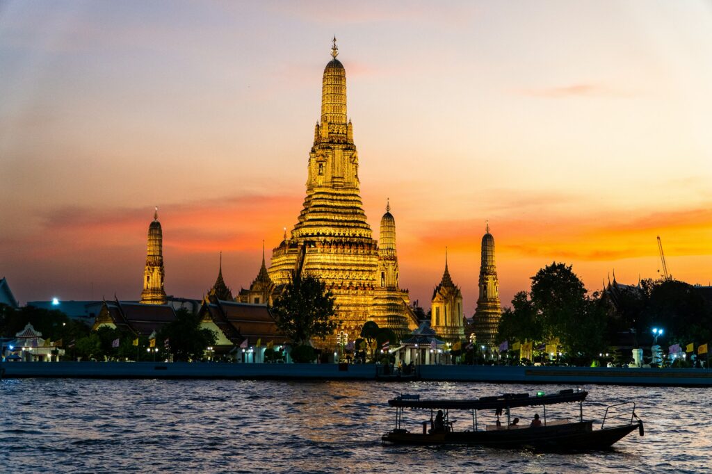 PAINTING elephant off-topic — Grand Thailand Family Adventure