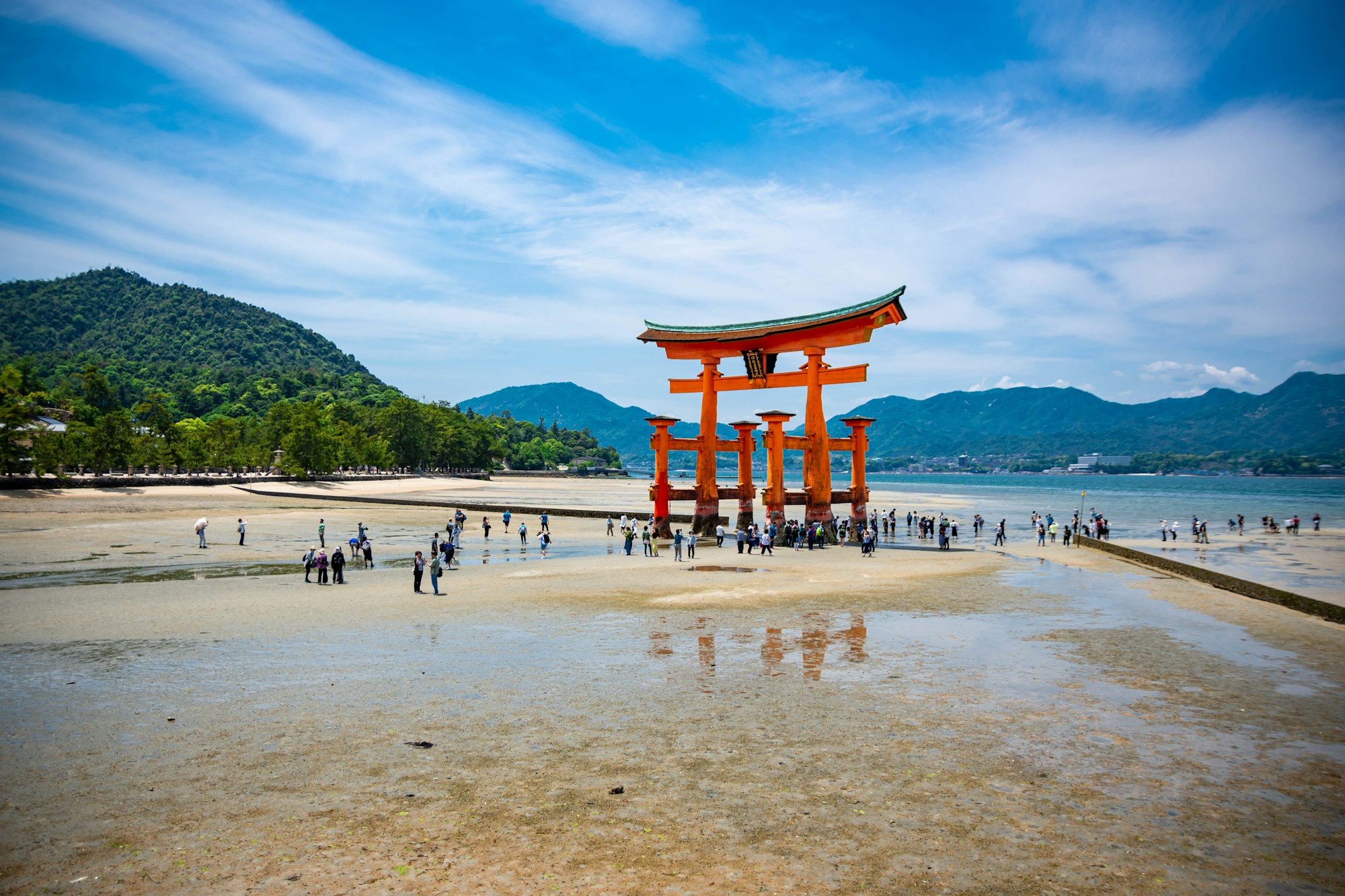 Miyajima floating torii gate Hiroshima