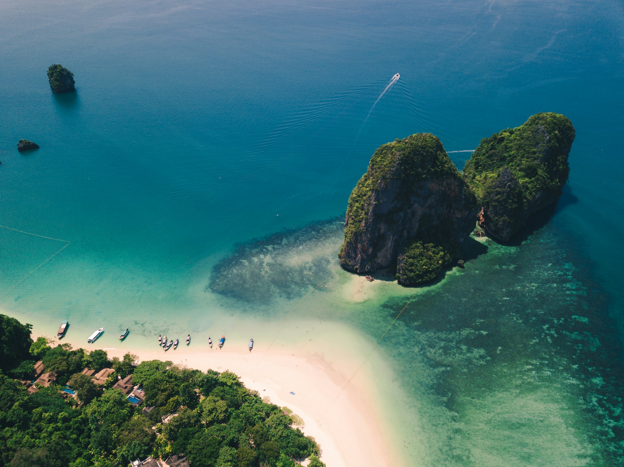 woman portrait off-topic — Perfect Thai Honeymoon