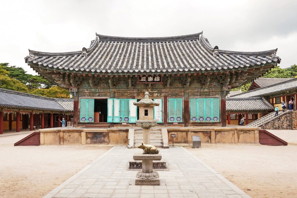3840px-Geungnakjeon, Bulguksa 01