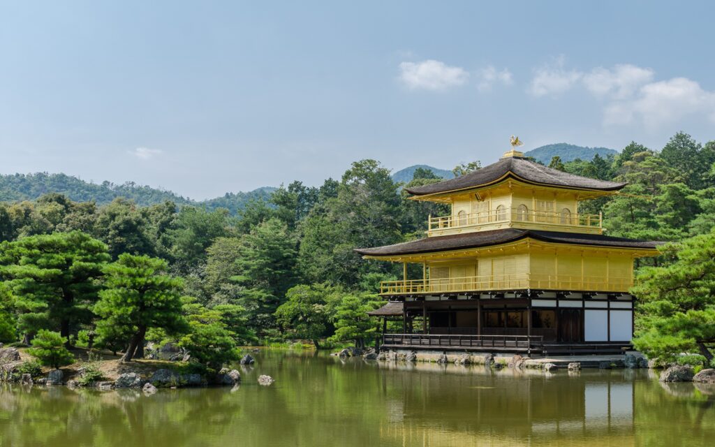 3840px-Shariden, Kinkaku-ji, Kyoto, East View 20130811 1