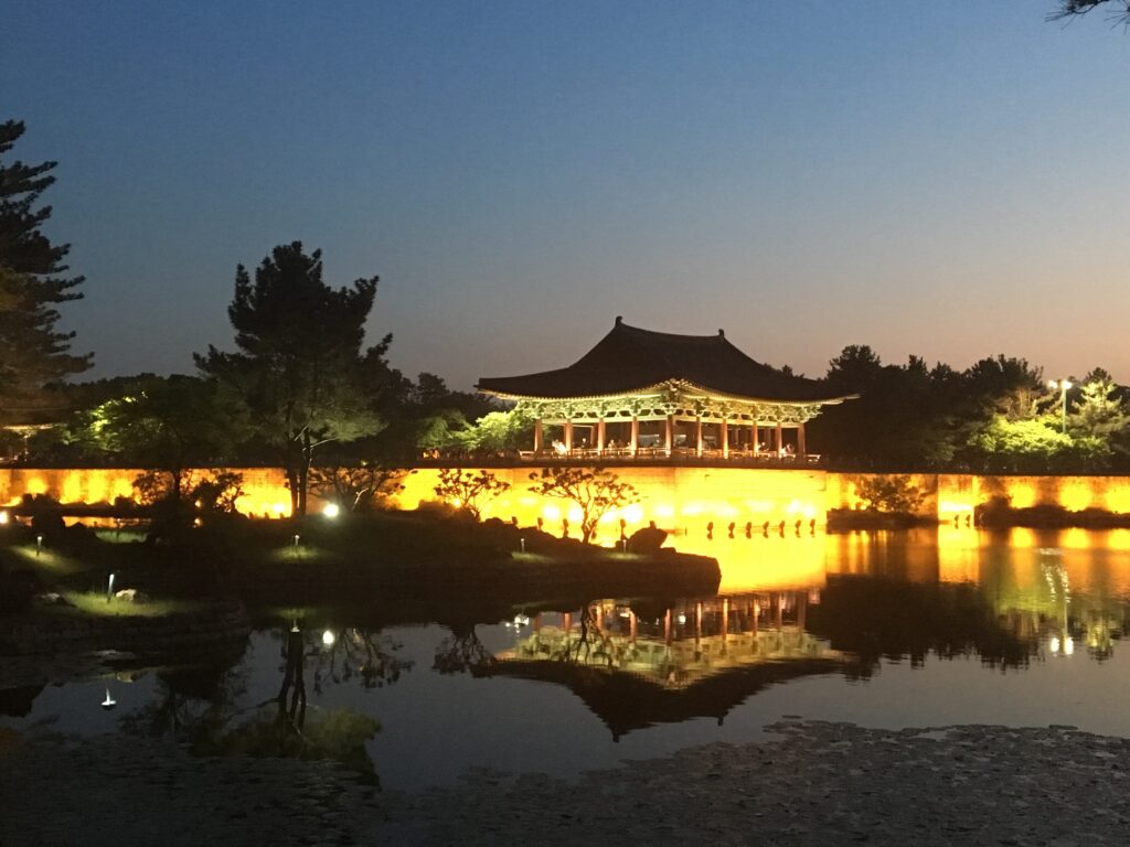 3840px-Anapji Pond Night View