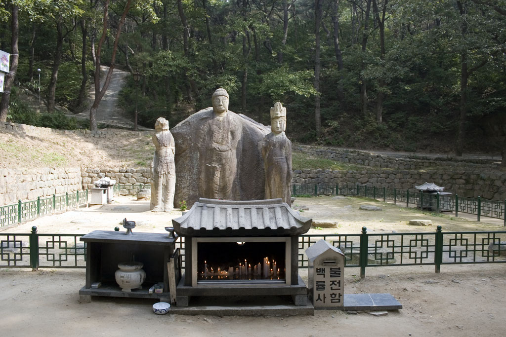 Korea-Gyeongju-Baekryulsa-Four sided stone image of Buddha-01