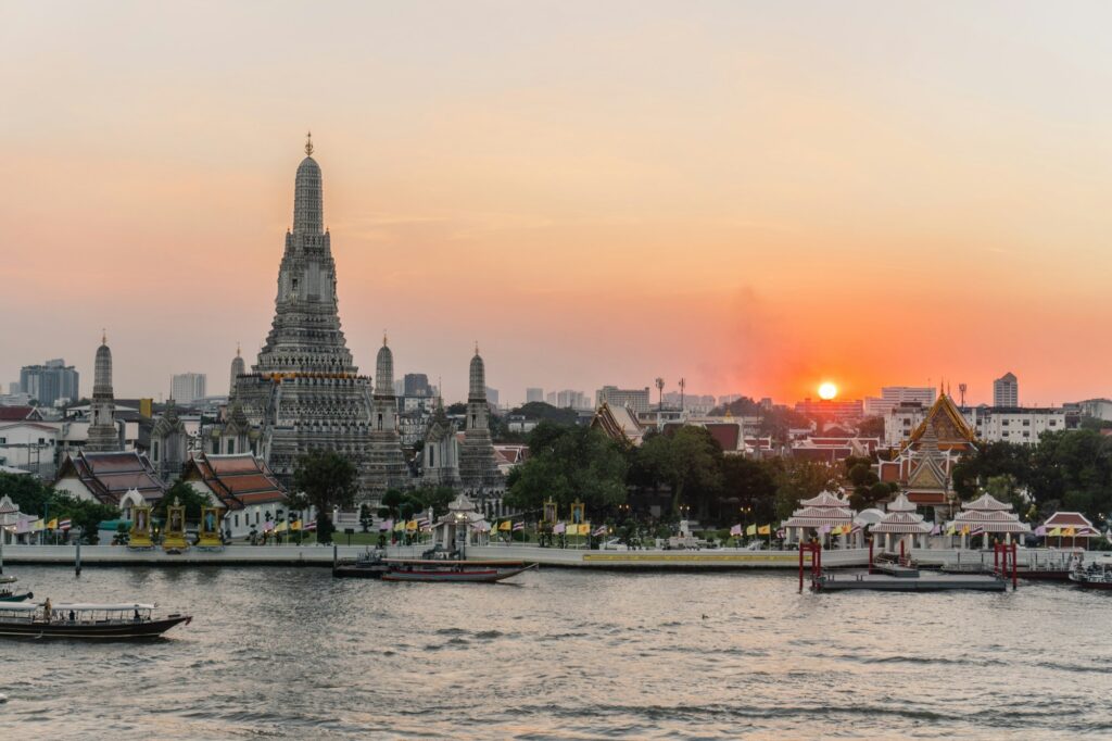 Wat Arun Bangkok river