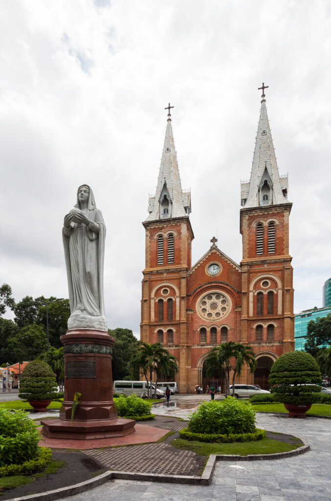 Basílica de Nuestra Señora, Ciudad Ho Chi Minh, Vietnam, 07